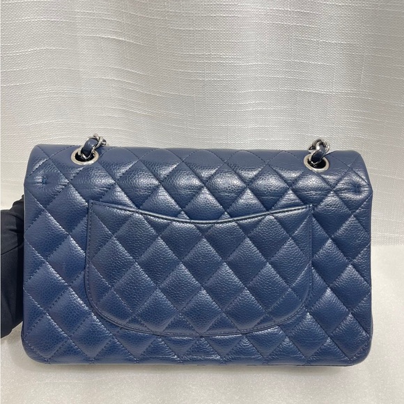 CHANEL  Caviar Medium Classic Double Flap - Picture 3 of 16